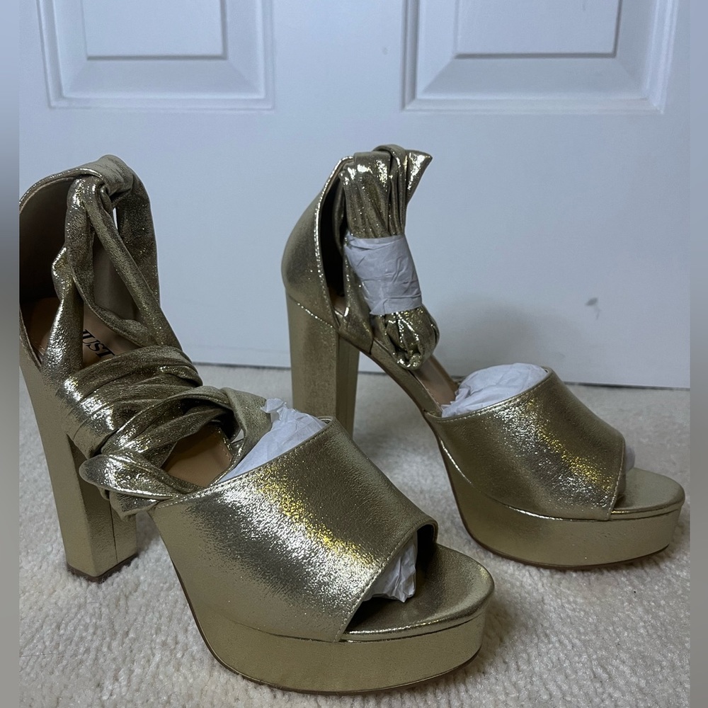 BNIB Justfab gold sandals size 9